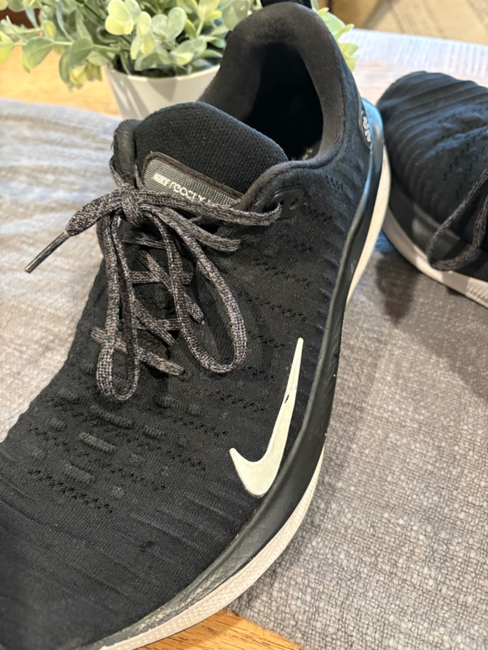 Nike Men's Running Shoes - Well Worn - Picture 3 of 5